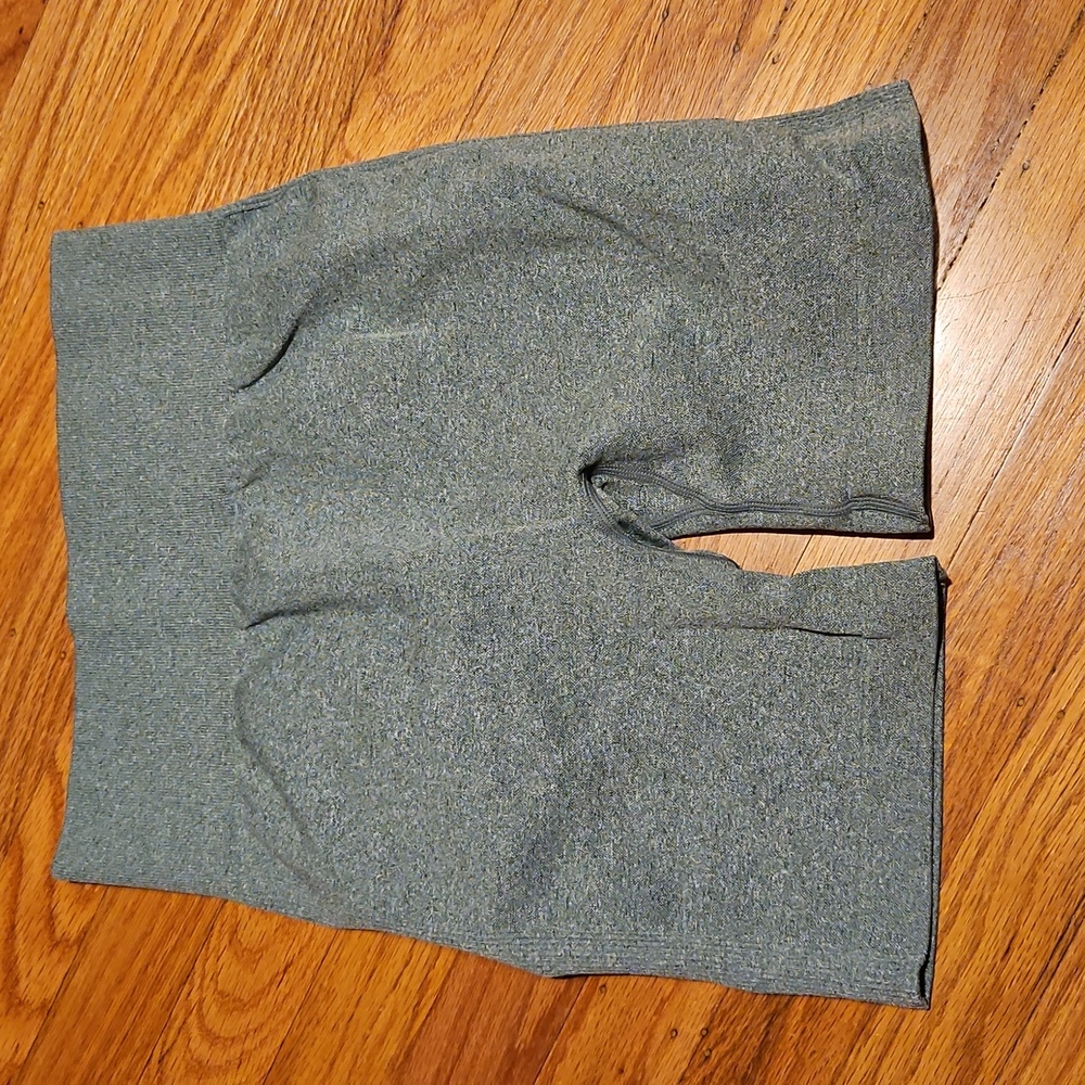 🦊 4 For $12 Wide Waist Band Yoga Shorts